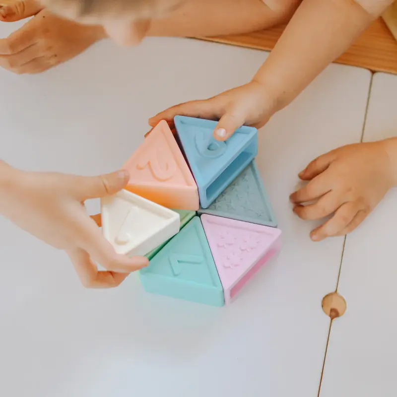 פירמידה מסיליקון פסטל - Jellystone