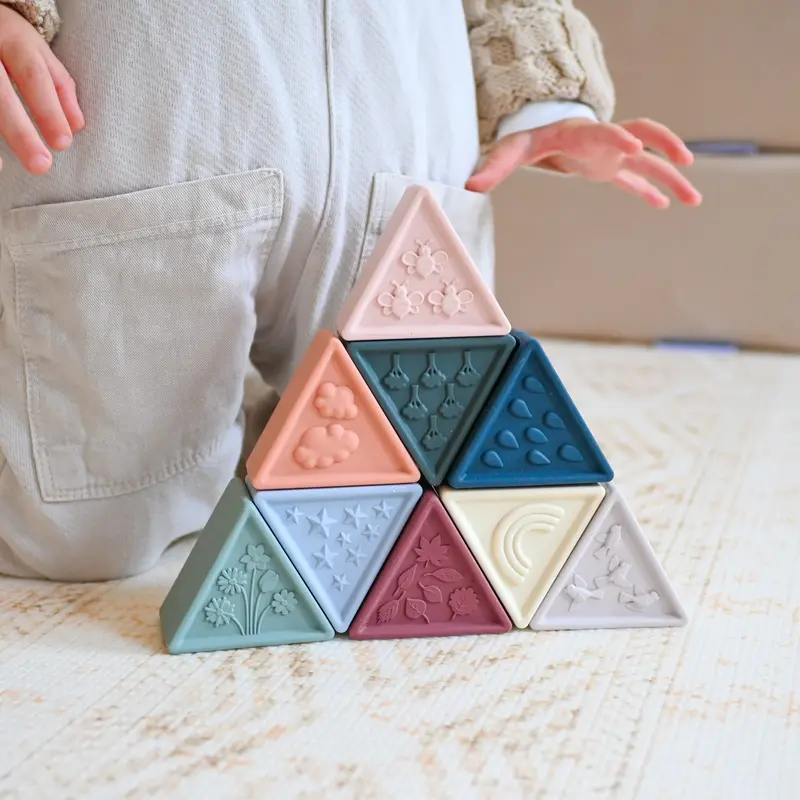 פירמידה מסיליקון אדמה - Jellystone