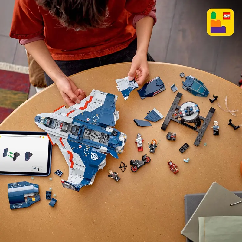 לגו גיבורי על מטוס קווינג’ט מתוך “הנוקמים: עידן אולטרון” 76325 - Lego