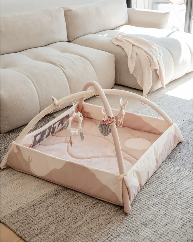 אוניברסיטה לתינוק ורוד - Minene