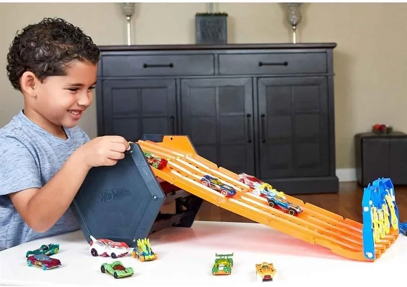 הוט ווילס חניון עם ידית נפתח למסלול מירוצים - Hot Wheels