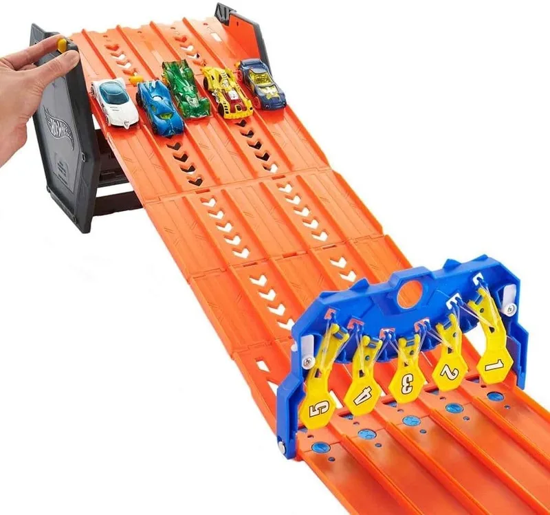הוט ווילס חניון עם ידית נפתח למסלול מירוצים - Hot Wheels
